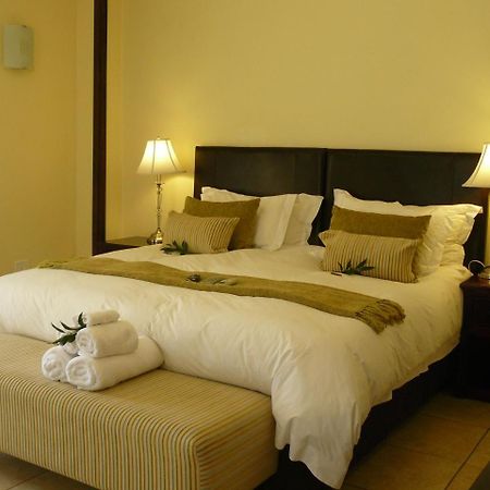 Moon And Sixpence Garden Guest House ملدرزدريفت المظهر الخارجي الصورة