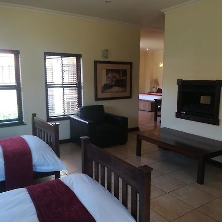 Moon And Sixpence Garden Guest House ملدرزدريفت المظهر الخارجي الصورة