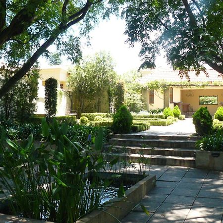 Moon And Sixpence Garden Guest House ملدرزدريفت المظهر الخارجي الصورة