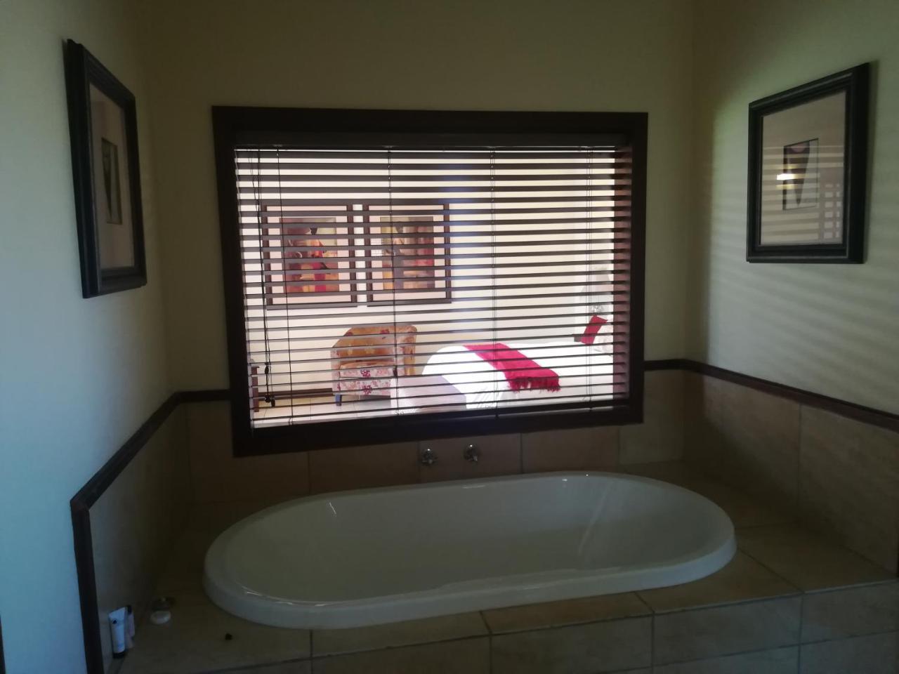 Moon And Sixpence Garden Guest House ملدرزدريفت المظهر الخارجي الصورة