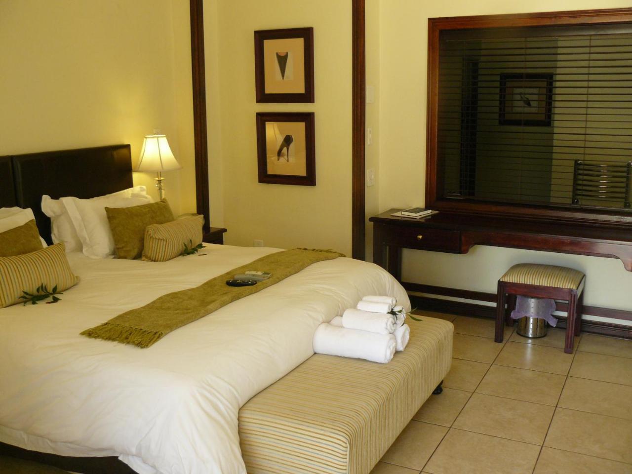 Moon And Sixpence Garden Guest House ملدرزدريفت المظهر الخارجي الصورة