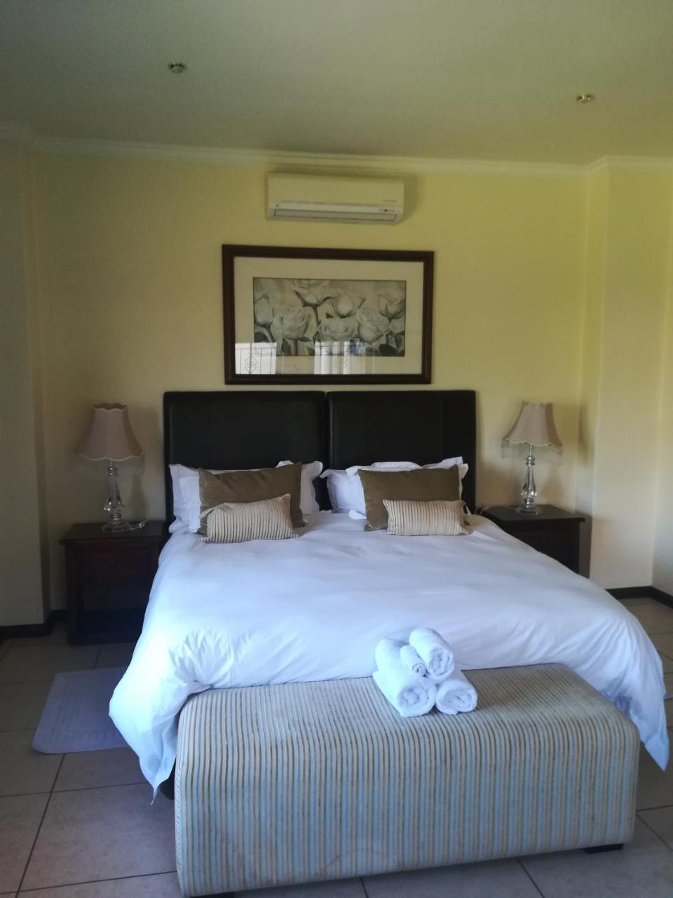 Moon And Sixpence Garden Guest House ملدرزدريفت الغرفة الصورة